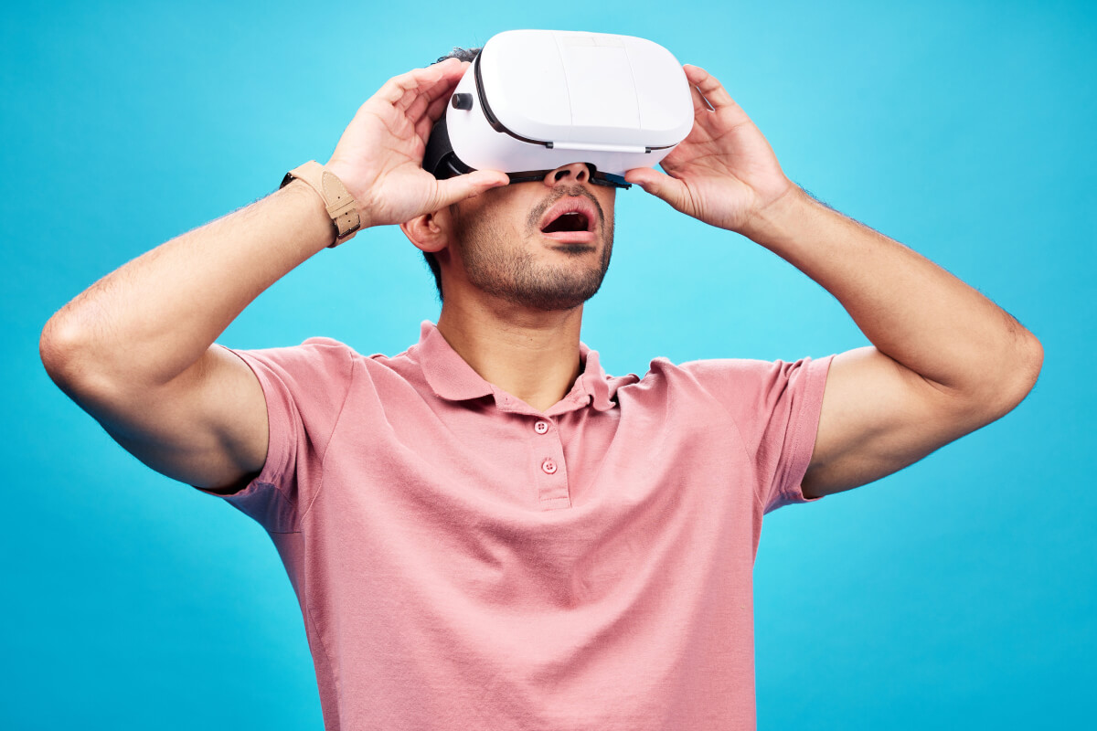 man virtual reality and surprise with ux and meta 7J4EHL4